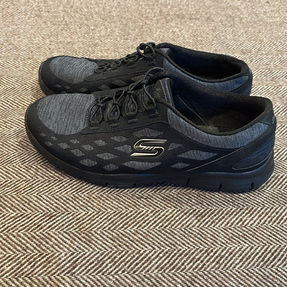 Skechers Wide Fit Memory Foam Black Sneakers Size 6.5 - Picture 2 of 7